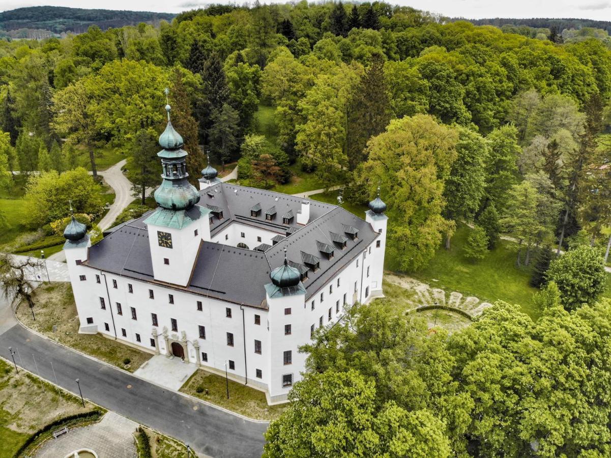 Zamek Trest Hotell Exteriör bild
