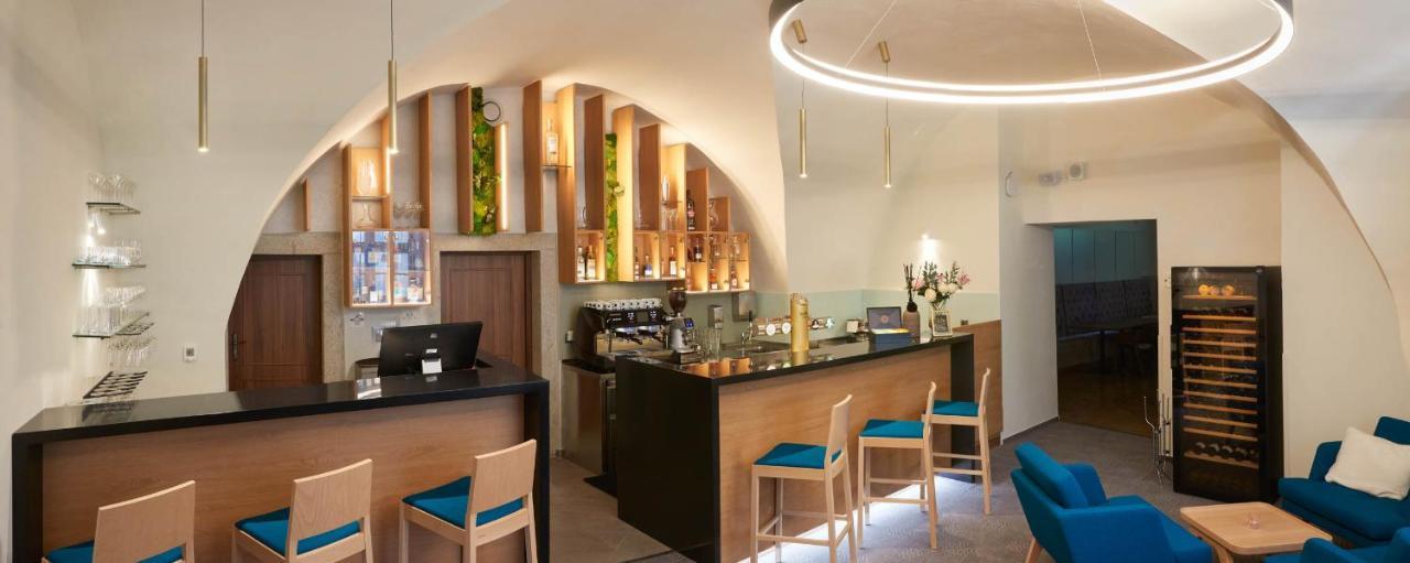 Zamek Trest Hotell Exteriör bild