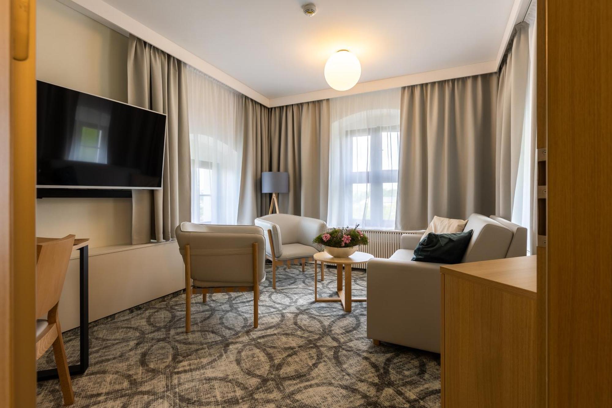 Zamek Trest Hotell Exteriör bild