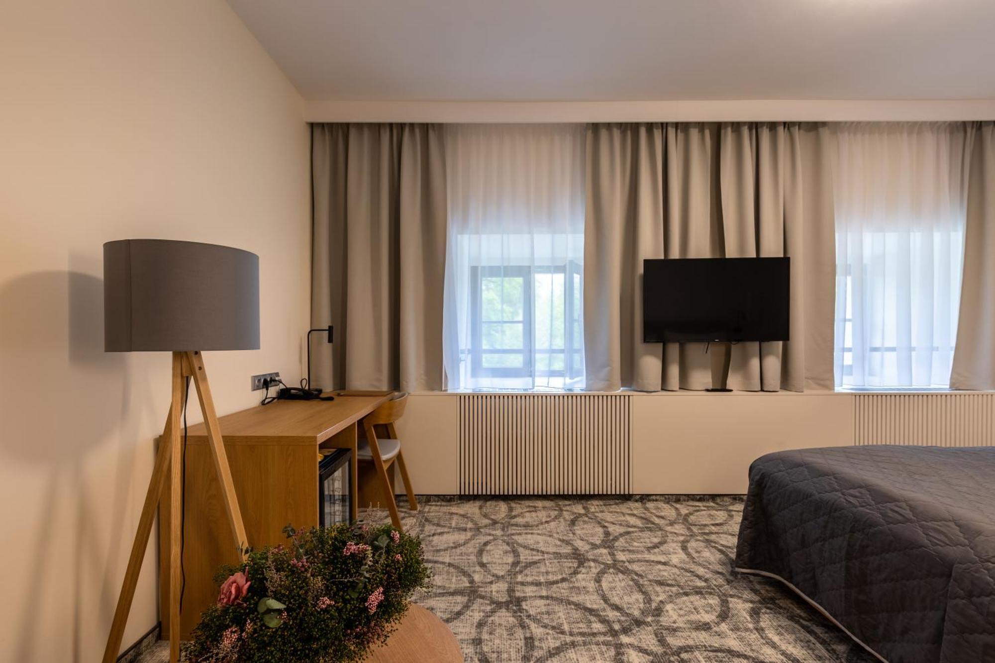 Zamek Trest Hotell Exteriör bild